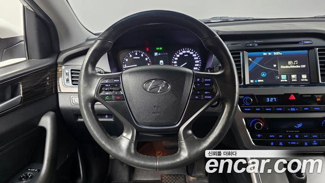 Hyundai Sonata (LF) 2.0 Premium 2017 — фото 17