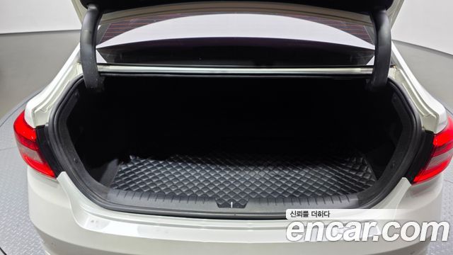 Hyundai Sonata (LF) 2.0 Premium 2017 — фото 24