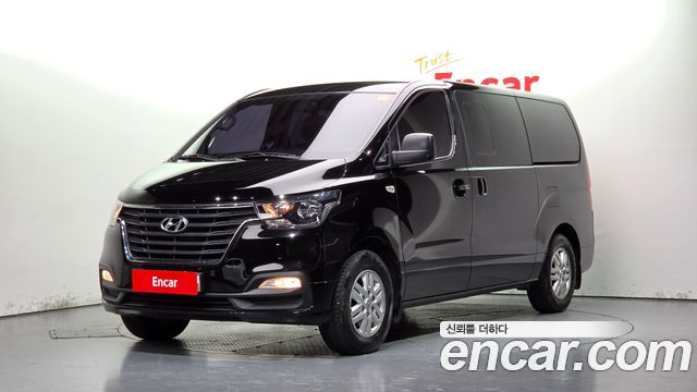 Hyundai Grand Starex Van 5-Seater Smart