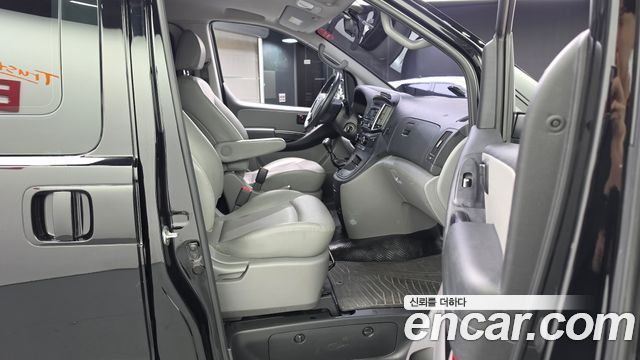 Hyundai Grand Starex Van 5-Seater Smart 2020 — фото 11