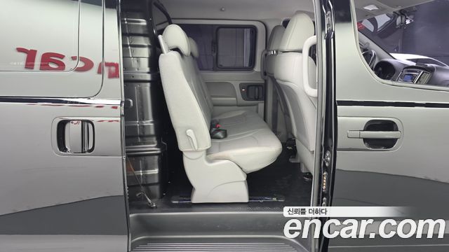 Hyundai Grand Starex Van 5-Seater Smart 2020 — фото 12