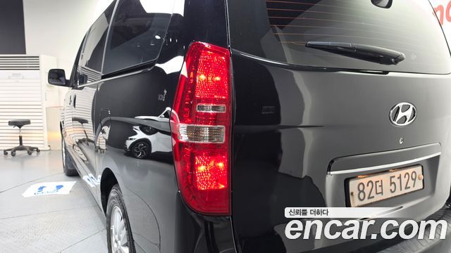Hyundai Grand Starex Van 5-Seater Smart 2020 — фото 23