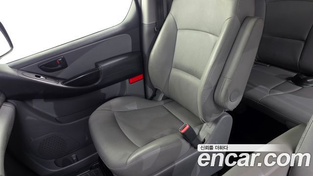 Hyundai Grand Starex Van 5-Seater Smart 2020 — фото 25