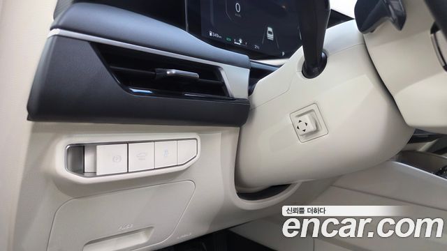 Kia K8 2.5 Gasoline 2WD Noblesse 2025 — фото 27