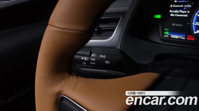 Lexus UX250h 2.0 2WD 2019 — фото 28
