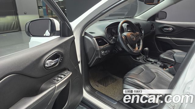 Jeep Cherokee (KL) 2.4 Limited AWD 2020 — фото 10