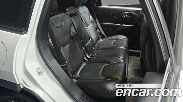 Jeep Cherokee (KL) 2.4 Limited AWD 2020 — фото 11
