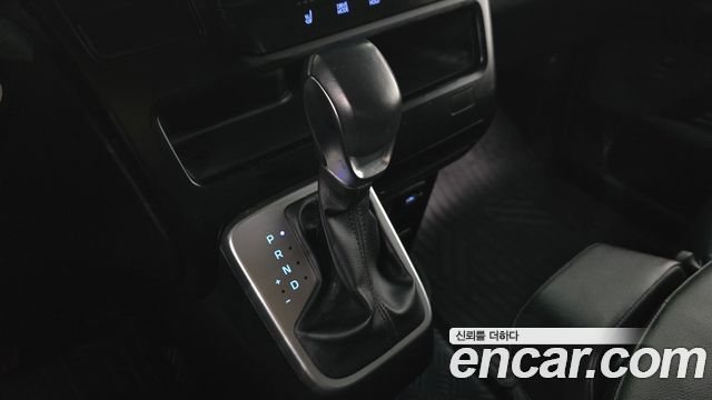 Hyundai Staria Cargo 3-Seater Modern 2022 — фото 9