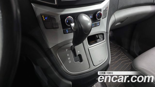 Hyundai Grand Starex 5-Seater VAN Modern 2017 — фото 9