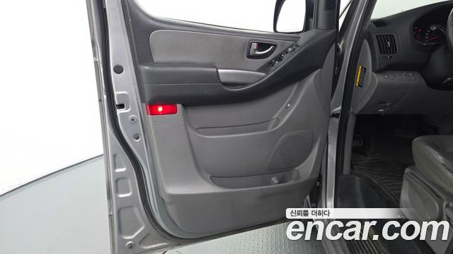 Hyundai Grand Starex 5-Seater VAN Modern 2017 — фото 30