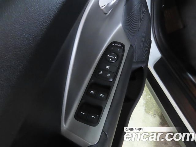 Kia Niro Plus Earth 2024 — фото 17