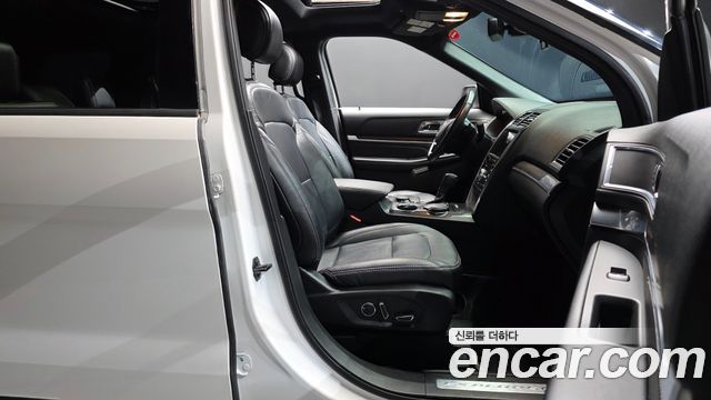 Ford Explorer 2.3 Limited 4WD 5th 2017 — фото 11