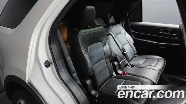 Ford Explorer 2.3 Limited 4WD 5th 2017 — фото 12