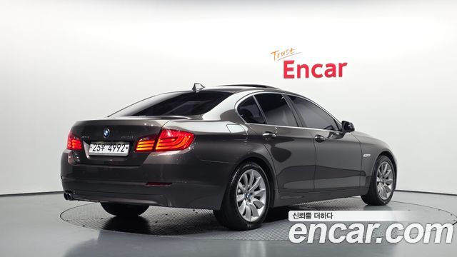BMW 5 Series (F10) 528i xDrive 2013 — фото 2