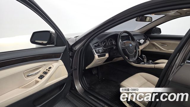 BMW 5 Series (F10) 528i xDrive 2013 — фото 10