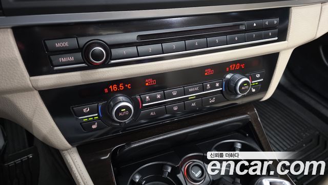 BMW 5 Series (F10) 528i xDrive 2013 — фото 18