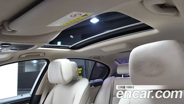 BMW 5 Series (F10) 528i xDrive 2013 — фото 19