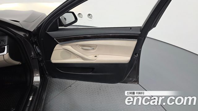 BMW 5 Series (F10) 528i xDrive 2013 — фото 24