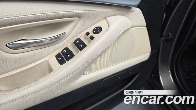 BMW 5 Series (F10) 528i xDrive 2013 — фото 28