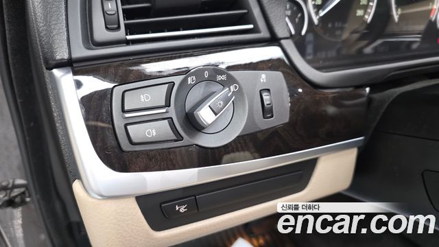 BMW 5 Series (F10) 528i xDrive 2013 — фото 29
