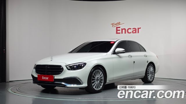 Mercedes-Benz E-Class (W213) E250 Exclusive 2022 — фото 1
