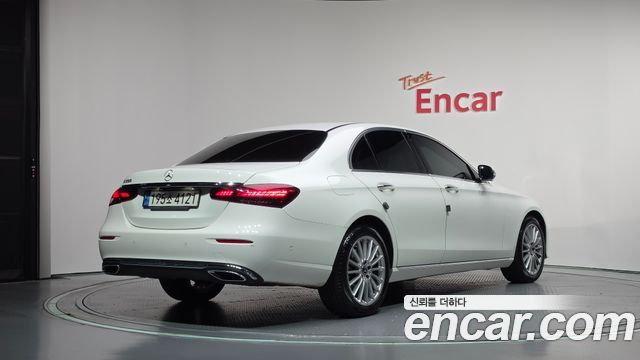 Mercedes-Benz E-Class (W213) E250 Exclusive 2022 — фото 2