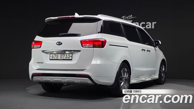 Kia Carnival 9-seater Prestige 2016 — фото 2