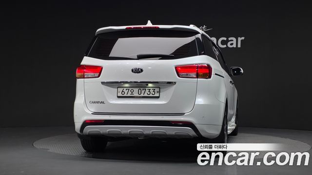 Kia Carnival 9-seater Prestige 2016 — фото 4