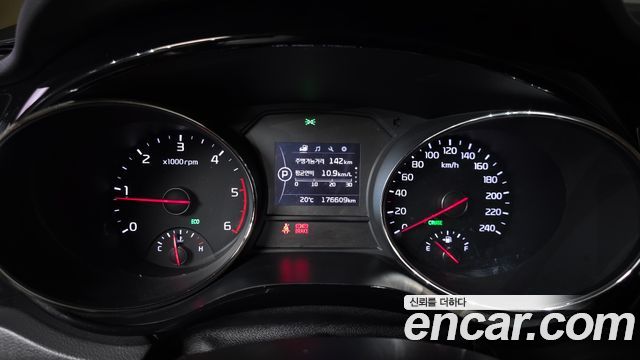 Kia Carnival 9-seater Prestige 2016 — фото 8