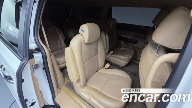Kia Carnival 9-seater Prestige 2016 — фото 19