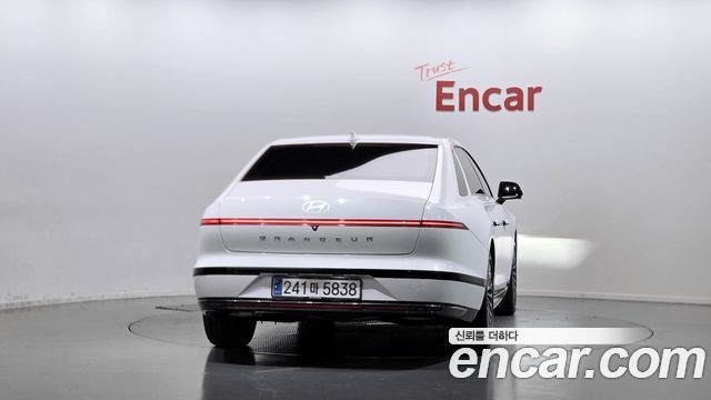 Hyundai Grandeur Hybrid (GN7) Calligraphy 2024 — фото 4