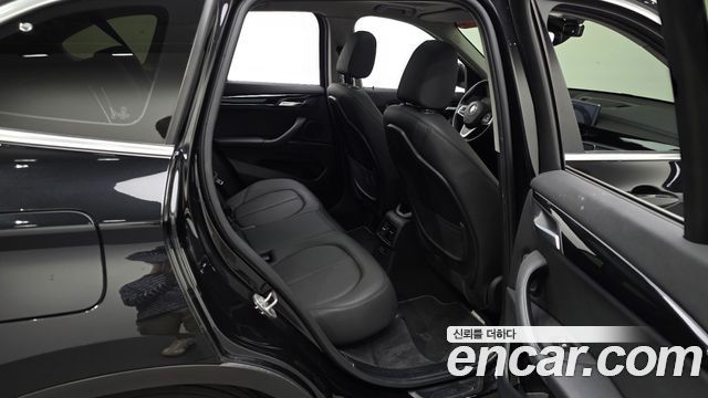 BMW X1 (F48) xDrive 20i xLine 2022 — фото 12