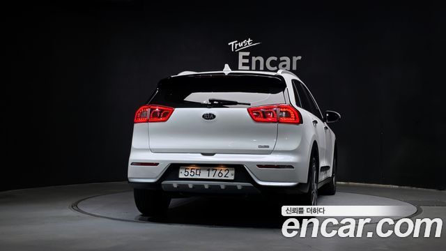 Kia Niro Noblesse 2017 — фото 4