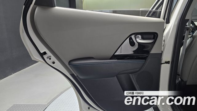 Kia Niro Noblesse 2017 — фото 25