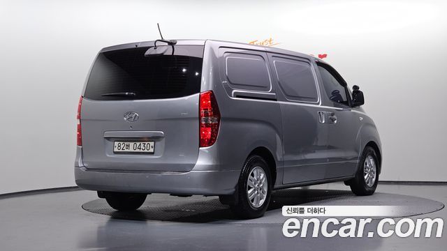 Hyundai Grand Starex 3-Seater VAN Smart 2018 — фото 2