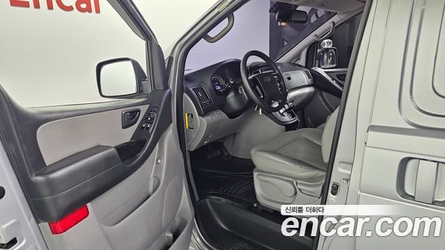 Hyundai Grand Starex 3-Seater VAN Smart 2018 — фото 10