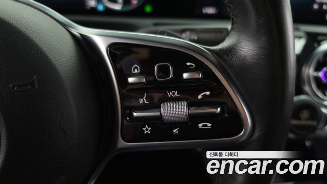 Mercedes-Benz A-Class (W177) A220 Sedan 2021 — фото 17