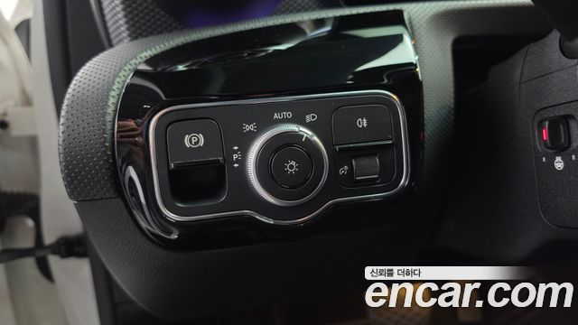 Mercedes-Benz A-Class (W177) A220 Sedan 2021 — фото 28