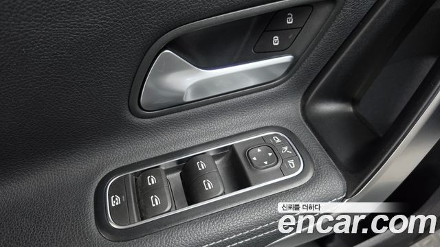 Mercedes-Benz A-Class (W177) A220 Sedan 2021 — фото 30