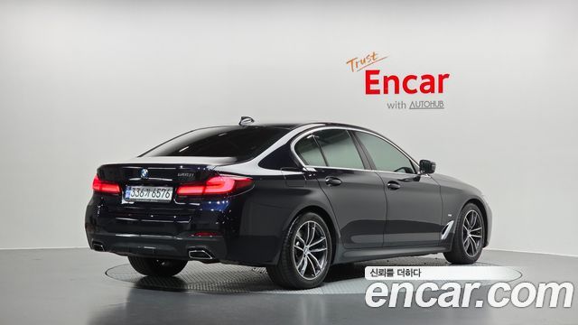 BMW 5 Series (G30) 520i M Sport 2023 — фото 2