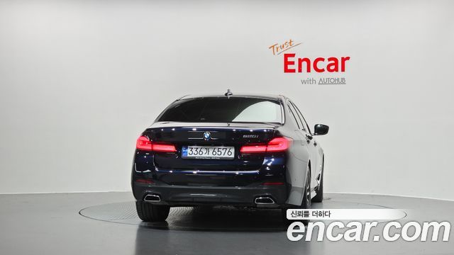 BMW 5 Series (G30) 520i M Sport 2023 — фото 4
