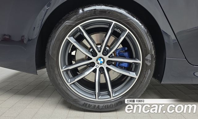 BMW 5 Series (G30) 520i M Sport 2023 — фото 5