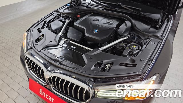 BMW 5 Series (G30) 520i M Sport 2023 — фото 6