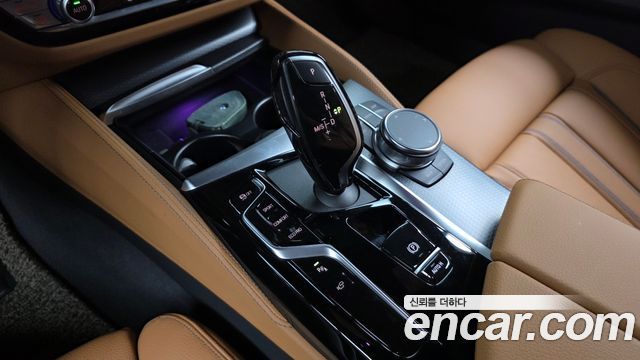 BMW 5 Series (G30) 520i M Sport 2023 — фото 9