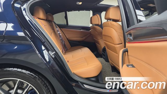 BMW 5 Series (G30) 520i M Sport 2023 — фото 11