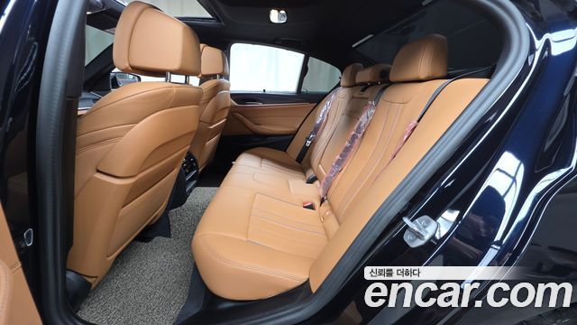 BMW 5 Series (G30) 520i M Sport 2023 — фото 12