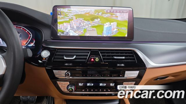 BMW 5 Series (G30) 520i M Sport 2023 — фото 13