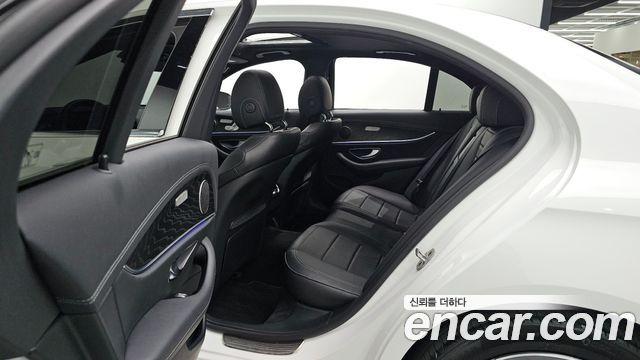 Mercedes-Benz E-Class (W213) E250 AMG Line 2023 — фото 15