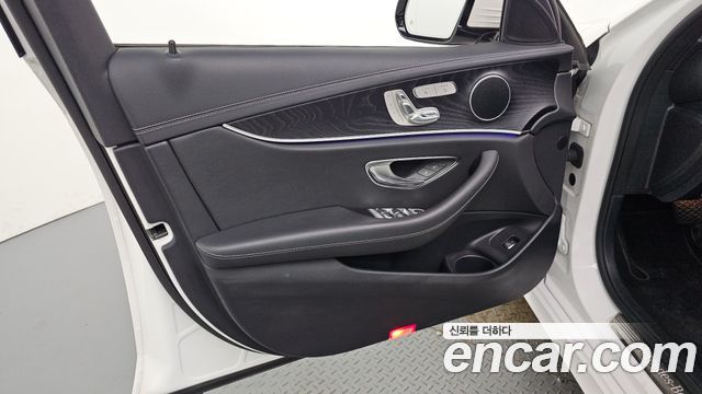 Mercedes-Benz E-Class (W213) E250 AMG Line 2023 — фото 30