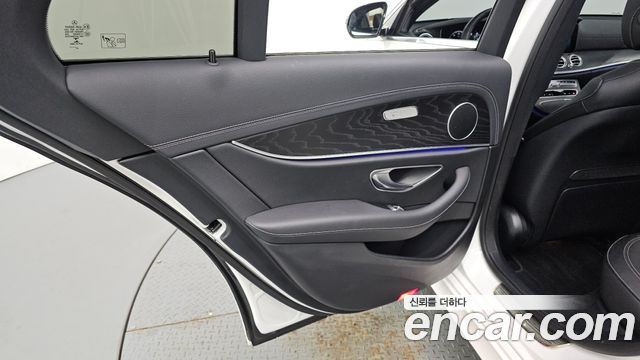 Mercedes-Benz E-Class (W213) E250 AMG Line 2023 — фото 31